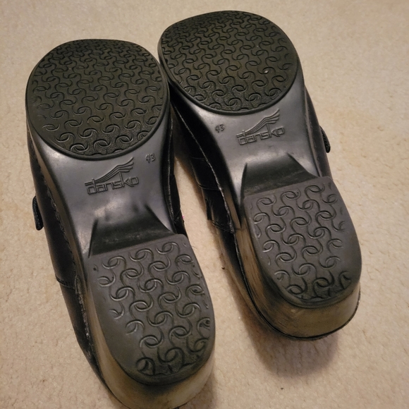 Dansko shoes - Picture 3 of 7